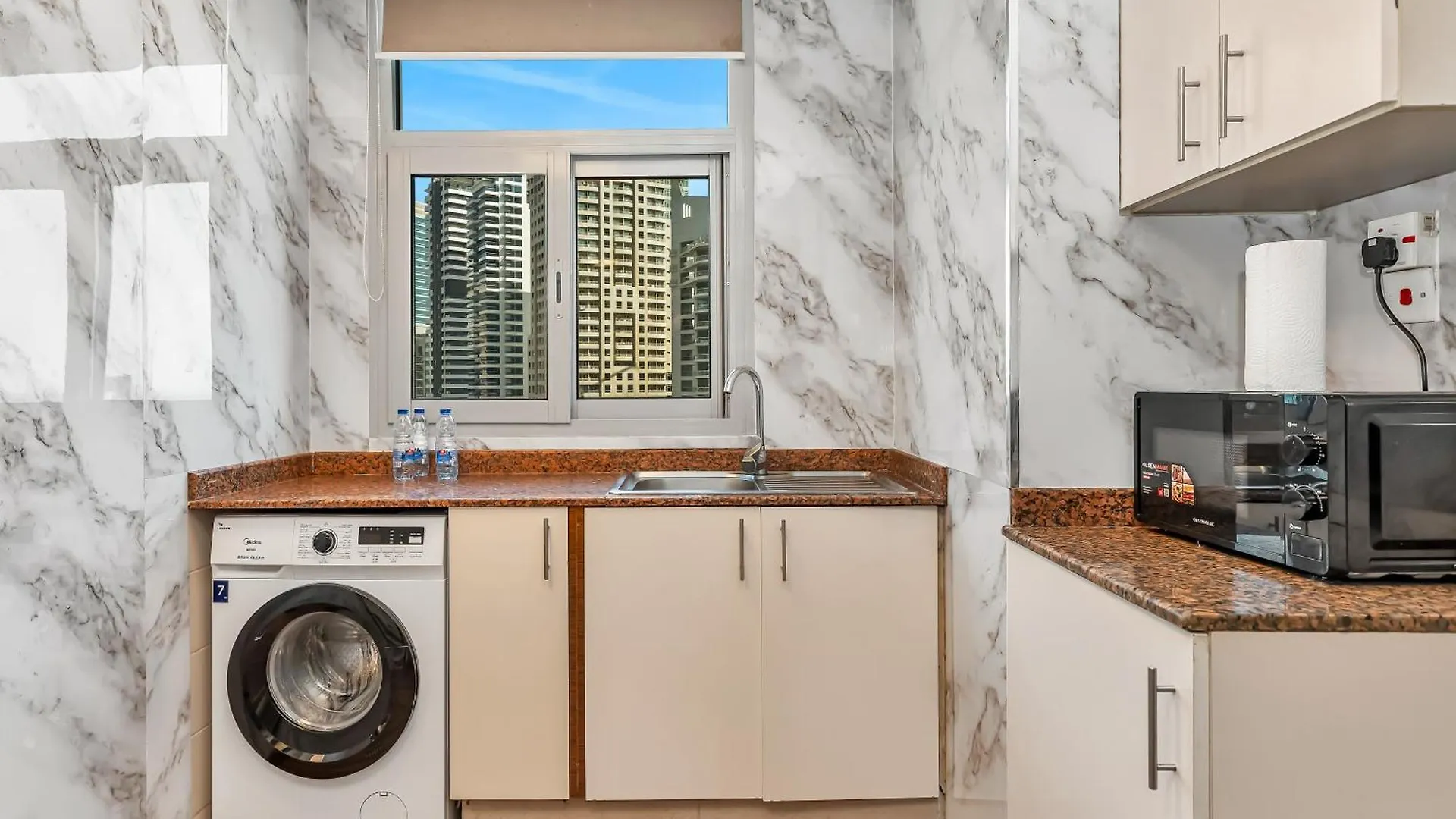 Spacious High Floor Apartment Dubai Marina Förenade Arabemiraten