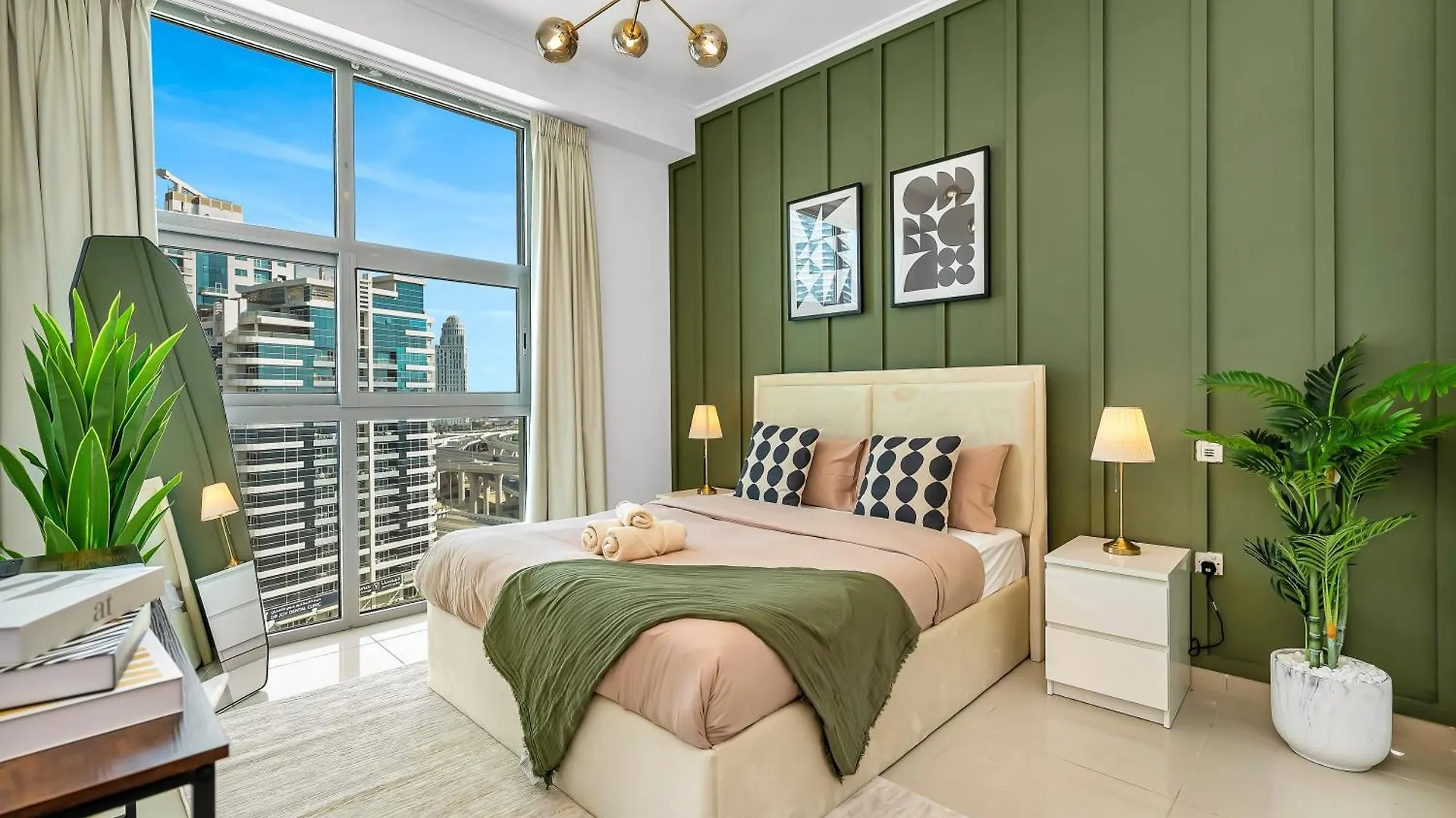 Spacious High Floor Apartment Dubai Marina